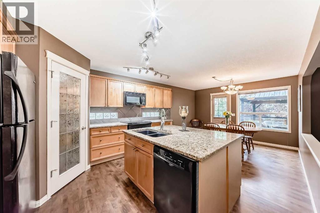 343 Oakmere Way, Chestermere, Alberta  T1X 1N3 - Photo 5 - A2252939