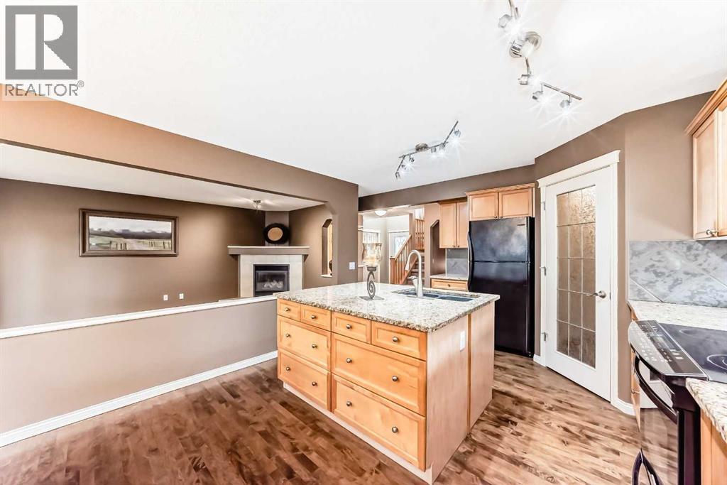 343 Oakmere Way, Chestermere, Alberta  T1X 1N3 - Photo 7 - A2252939