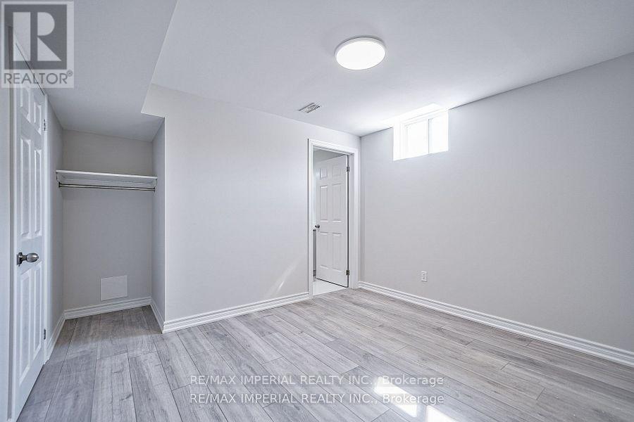 982 Wilbur Pipher Circle, Newmarket, Ontario  L3X 0B8 - Photo 49 - N12548232