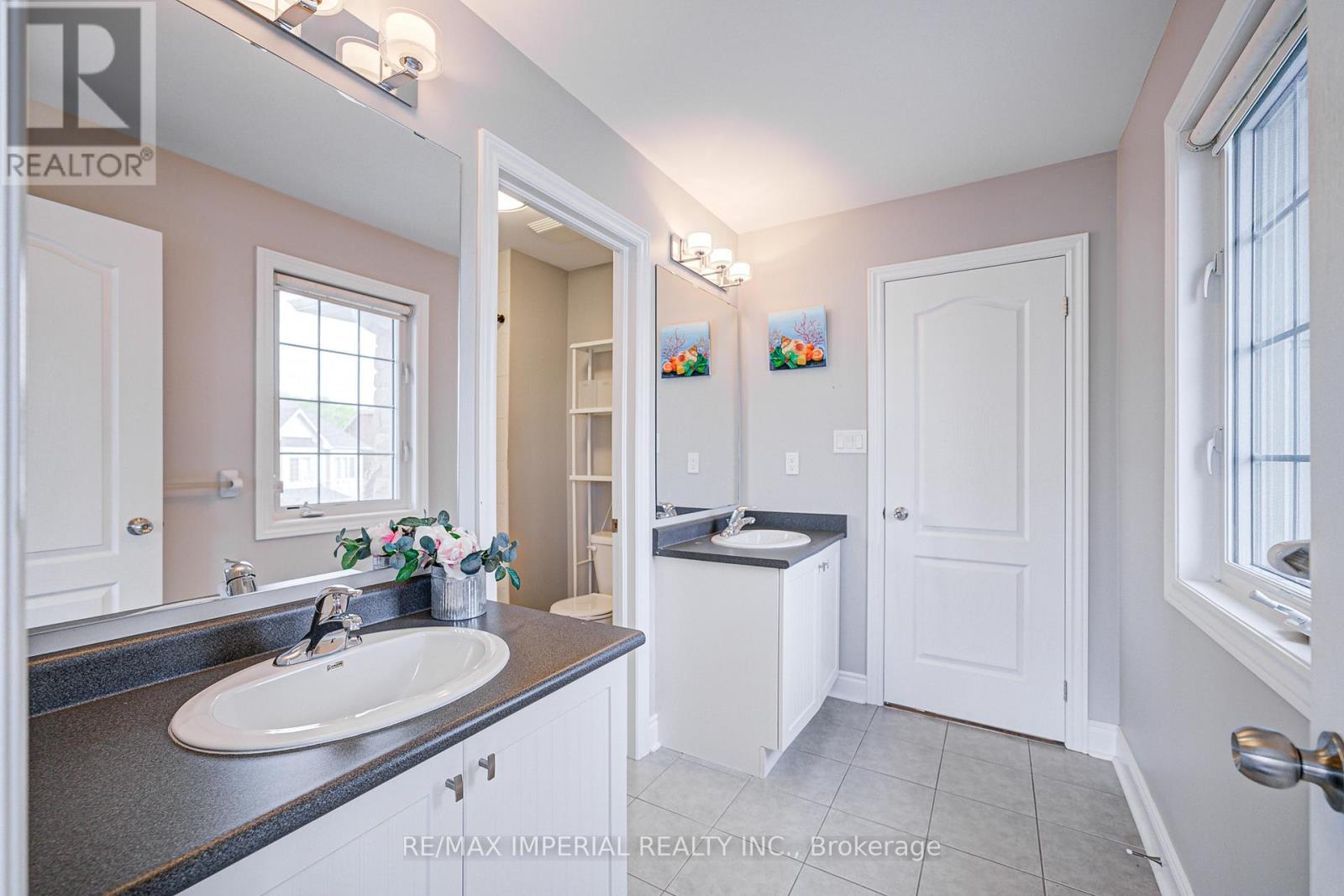 982 Wilbur Pipher Circle, Newmarket, Ontario  L3X 0B8 - Photo 29 - N12548232