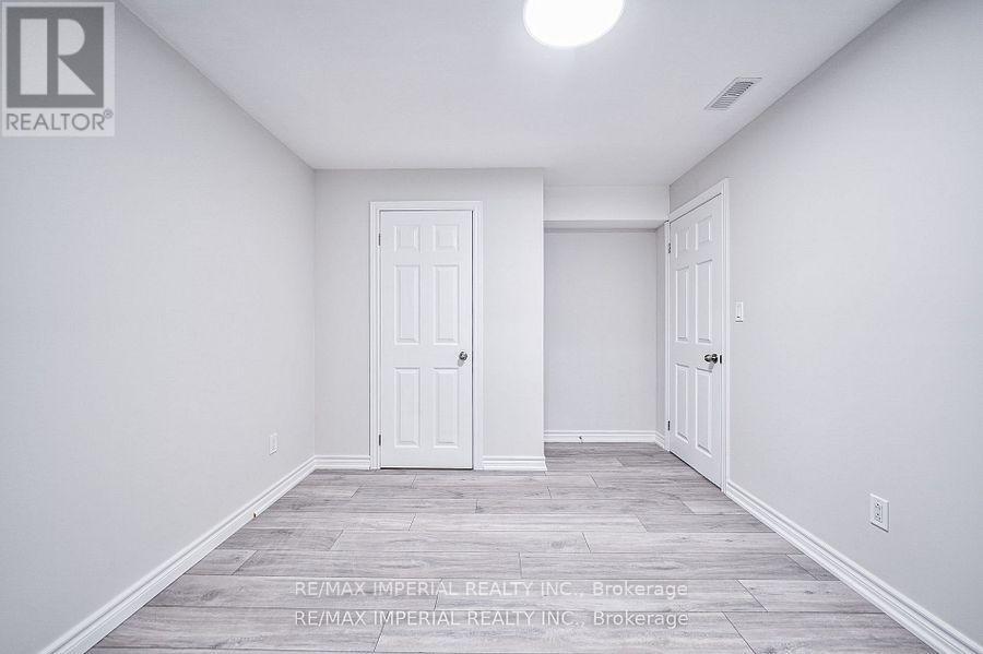 982 Wilbur Pipher Circle, Newmarket, Ontario  L3X 0B8 - Photo 46 - N12548232