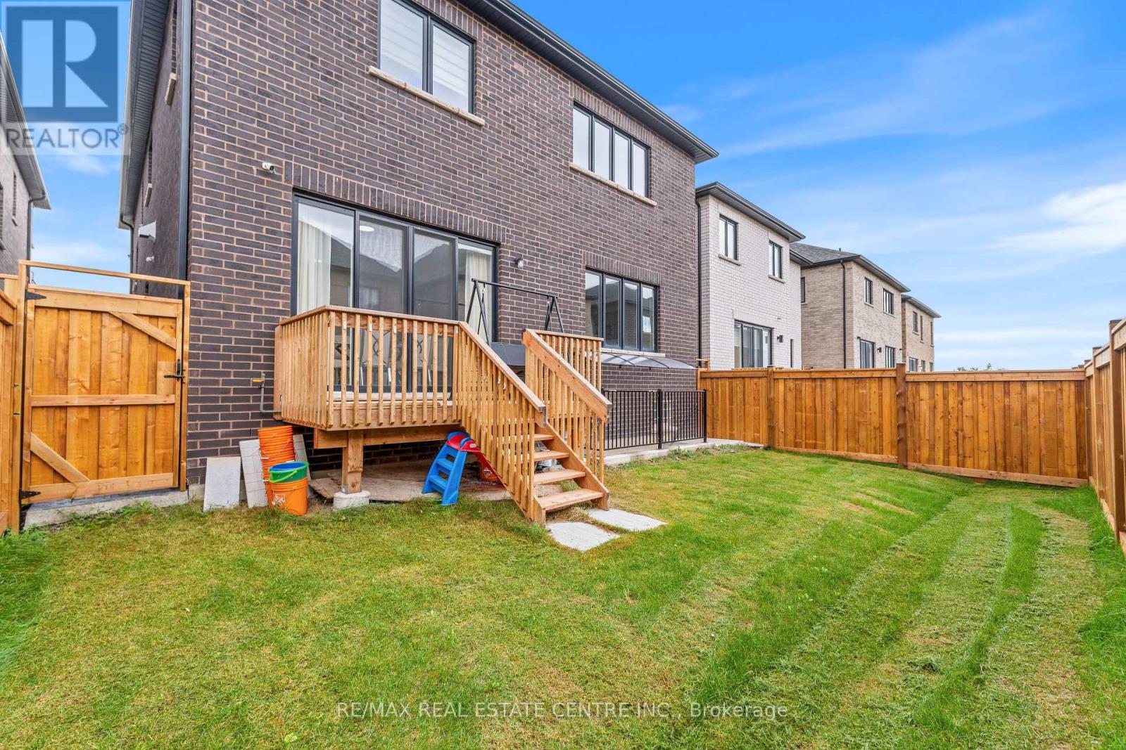 8 Vincena Road, Caledon, Ontario  L7C 4M5 - Photo 37 - W12549232