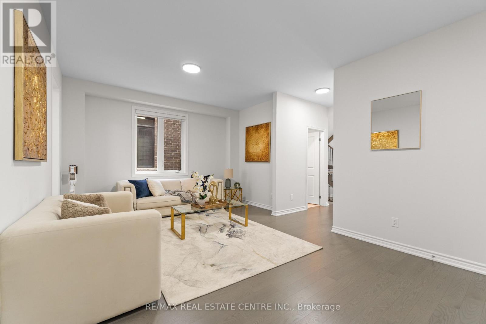 8 Vincena Road, Caledon, Ontario  L7C 4M5 - Photo 8 - W12549232