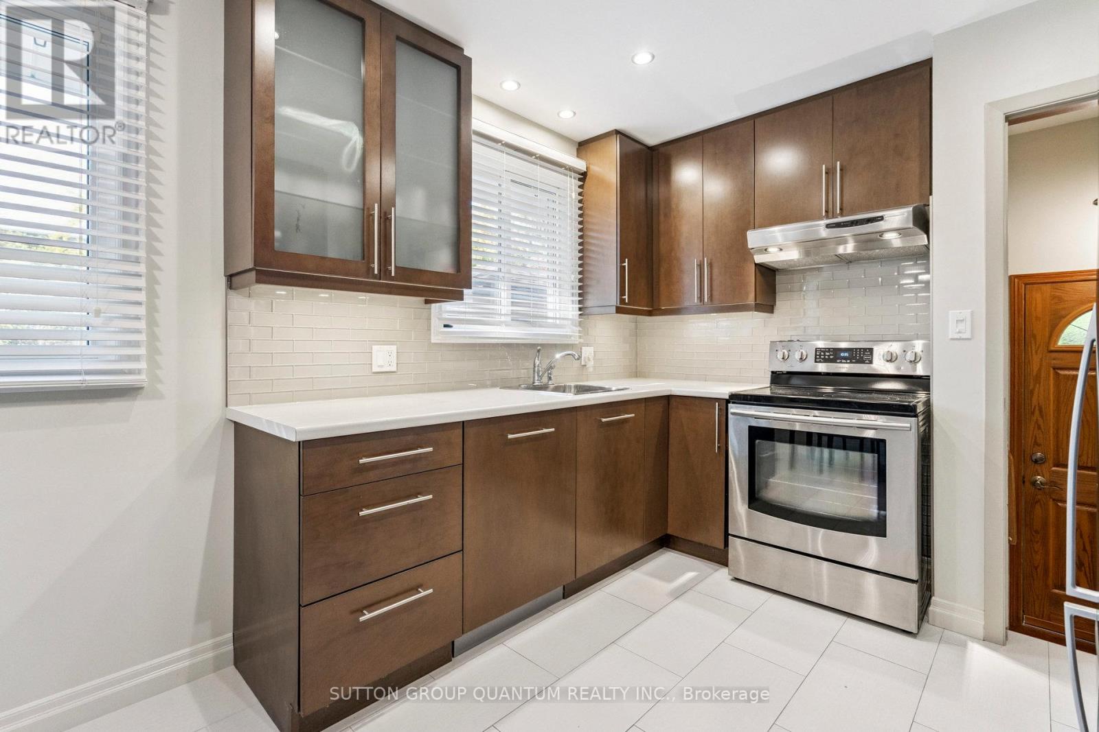 8 Bermuda Drive, St. Catharines, Ontario  L2M 4E6 - Photo 11 - X12549236