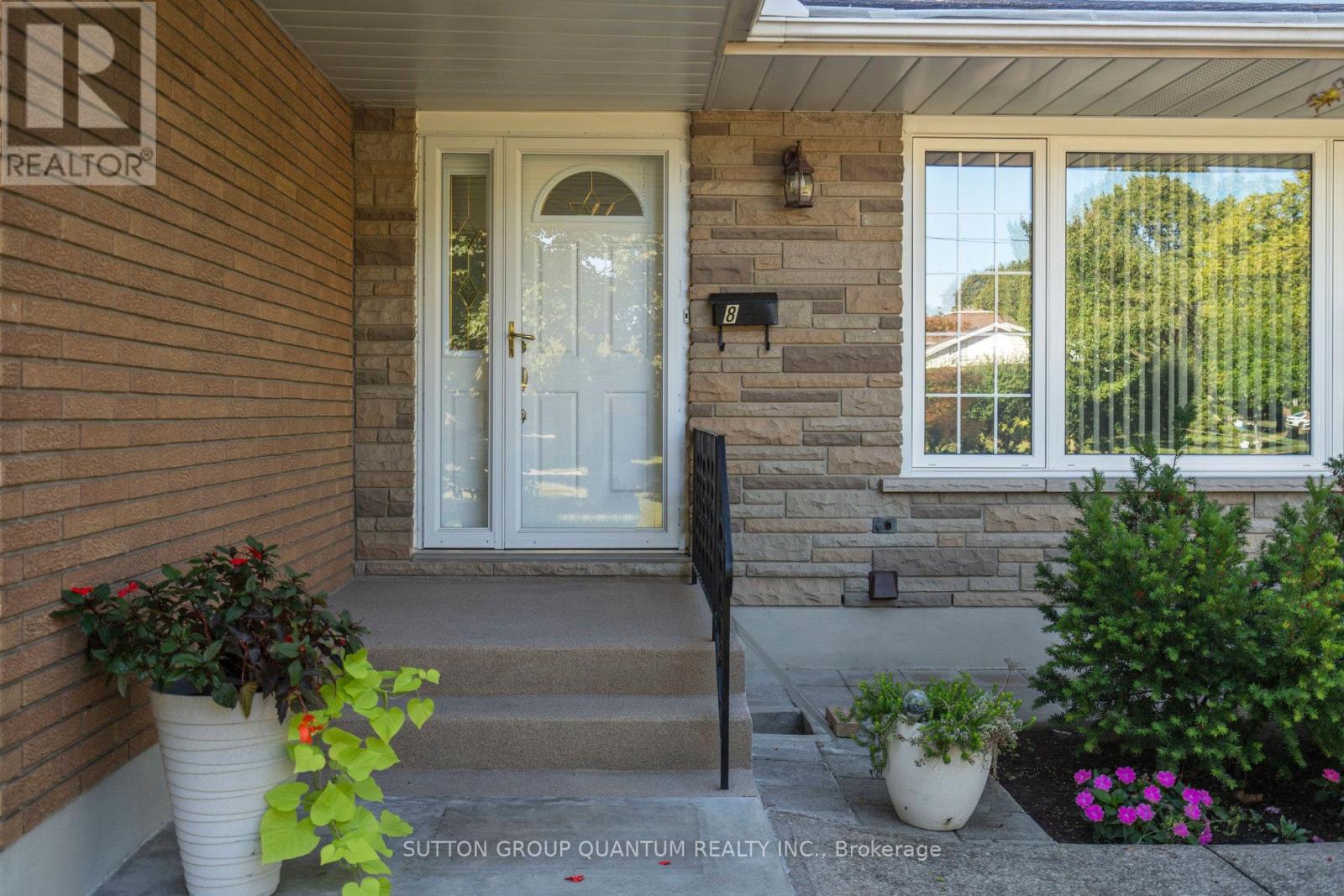 8 Bermuda Drive, St. Catharines, Ontario  L2M 4E6 - Photo 3 - X12549236