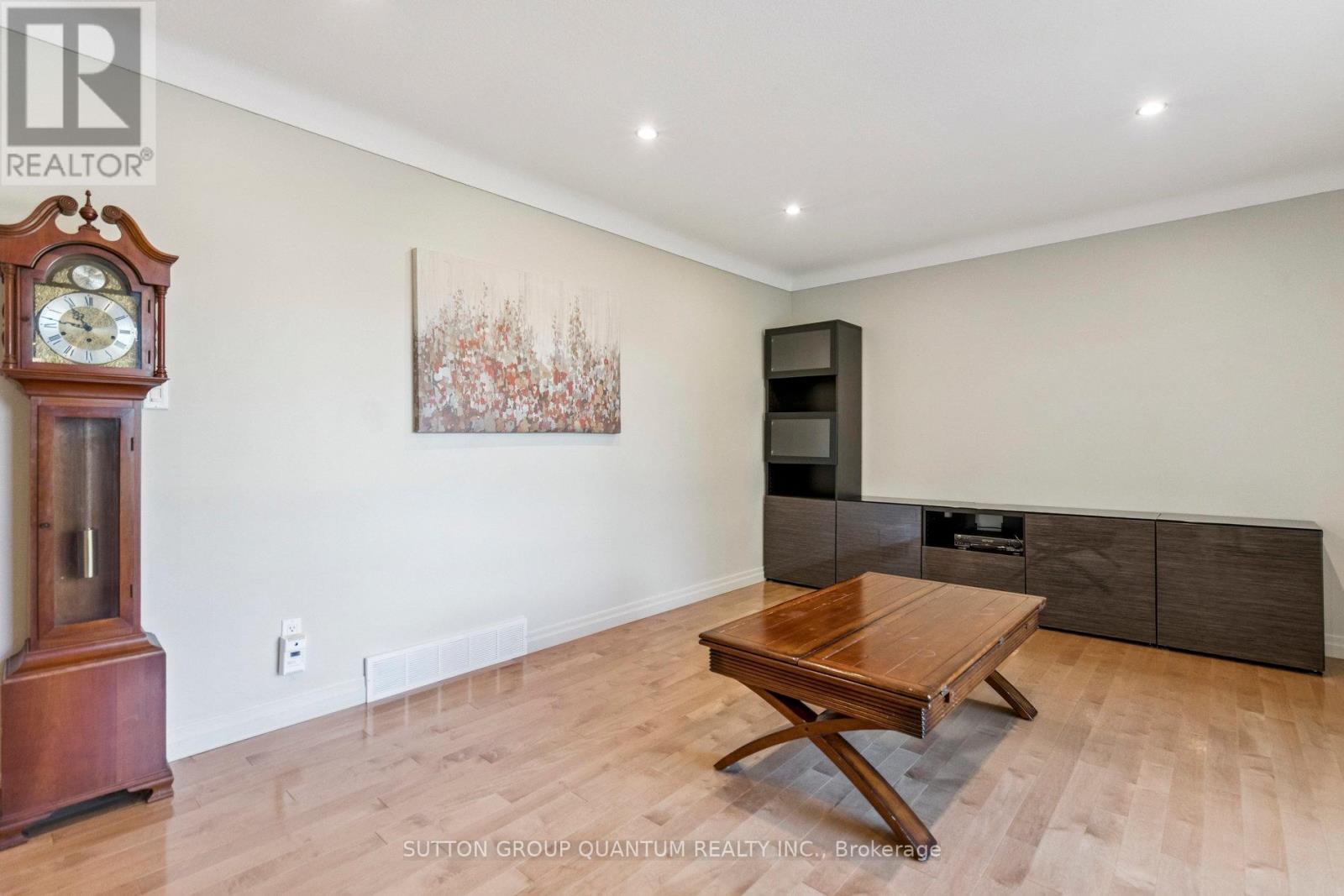 8 Bermuda Drive, St. Catharines, Ontario  L2M 4E6 - Photo 6 - X12549236