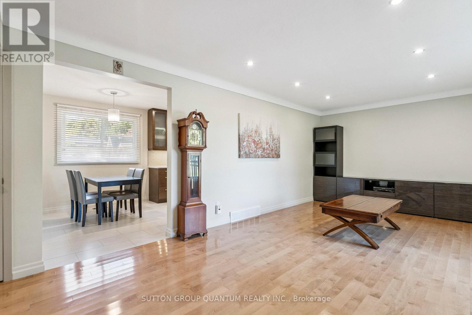 8 Bermuda Drive, St. Catharines, Ontario  L2M 4E6 - Photo 7 - X12549236