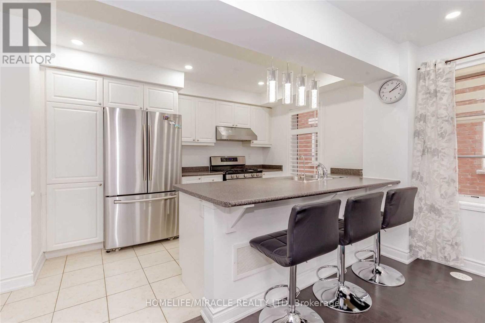 30 - 92 Baycliffe Crescent, Brampton, Ontario  L7A 3Z3 - Photo 17 - W12549040