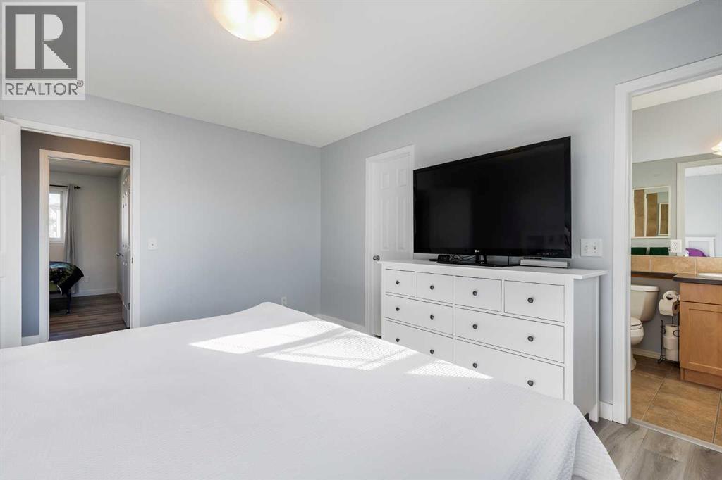2348 Reunion Rise Nw, Airdrie, Alberta  T4B 0M5 - Photo 16 - A2264745