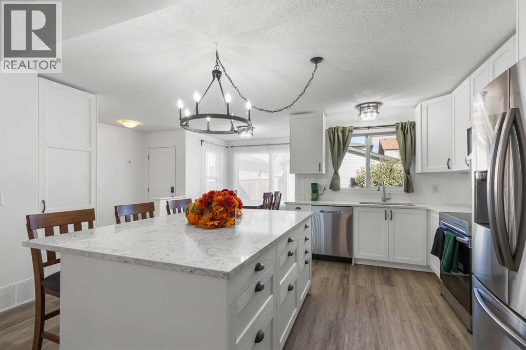 2348 Reunion Rise Nw, Airdrie, Alberta  T4B 0M5 - Photo 9 - A2264745