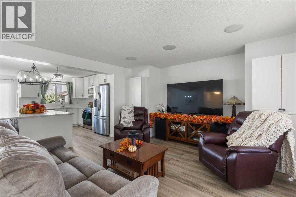 2348 Reunion Rise Nw, Airdrie, Alberta  T4B 0M5 - Photo 4 - A2264745