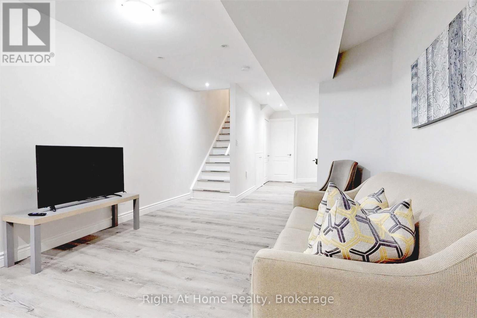 Lower - 126 Duncan Lane, Milton, Ontario  L9T 3X3 - Photo 9 - W12549228