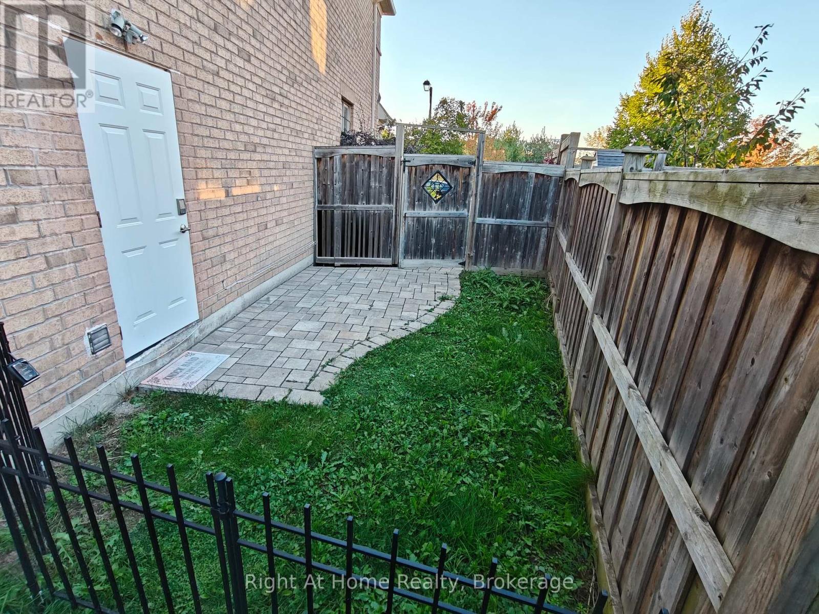 Lower - 126 Duncan Lane, Milton, Ontario  L9T 3X3 - Photo 5 - W12549228