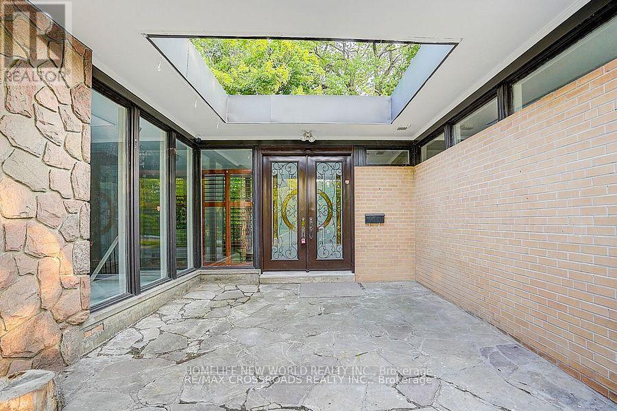 53 Forest Grove Drive, Toronto, Ontario  M2K 1Z4 - Photo 4 - C12549246