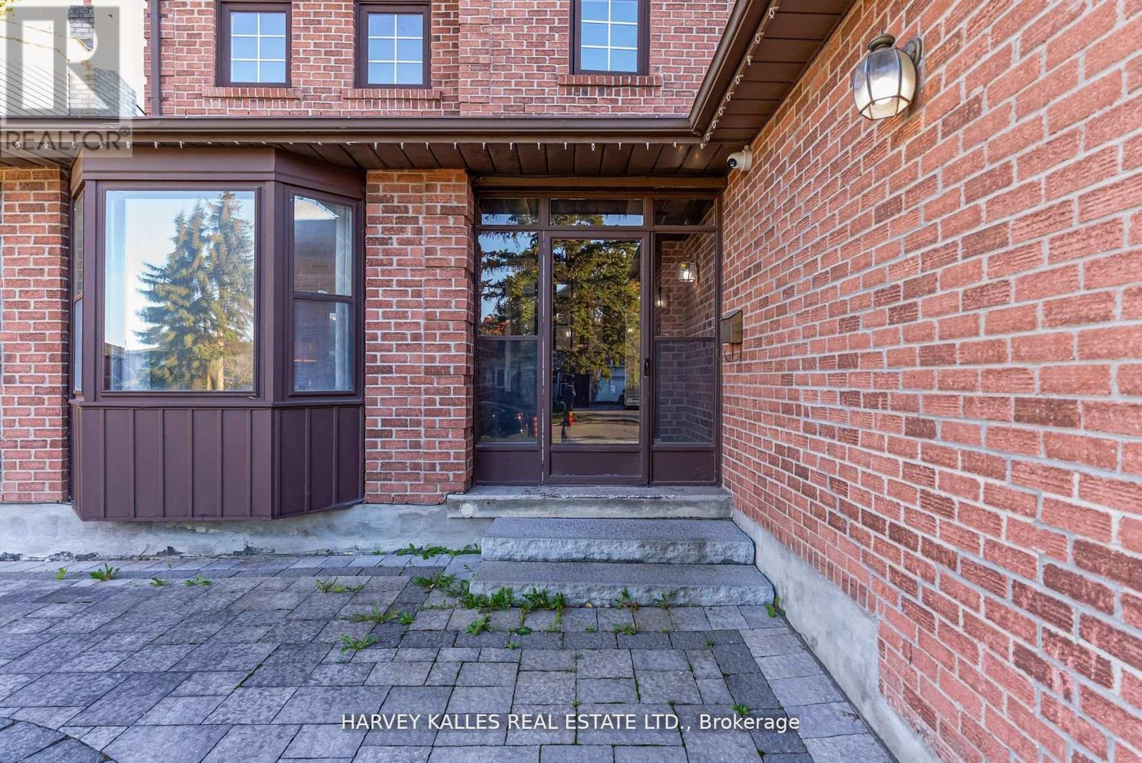 504 Bristol Road, Newmarket, Ontario L3Y 6P8 - Photo 4 - N12503450