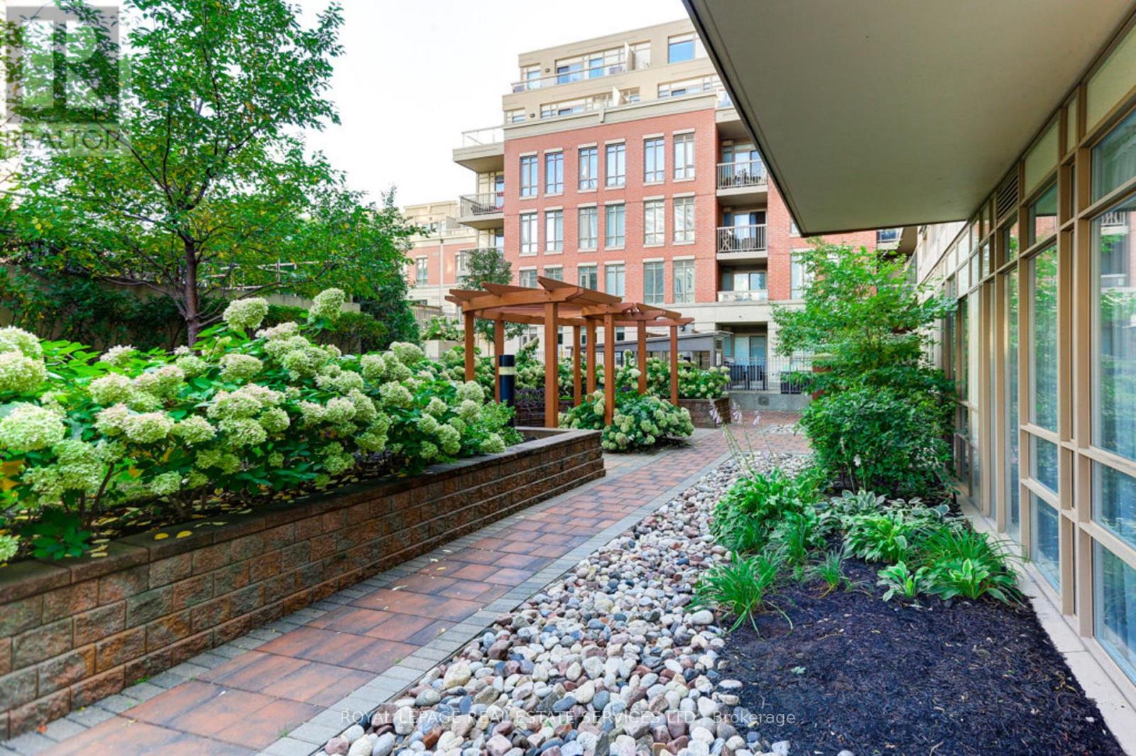 1203 - 900 Mount Pleasant Road, Toronto, Ontario  M4P 3J9 - Photo 37 - C12437170