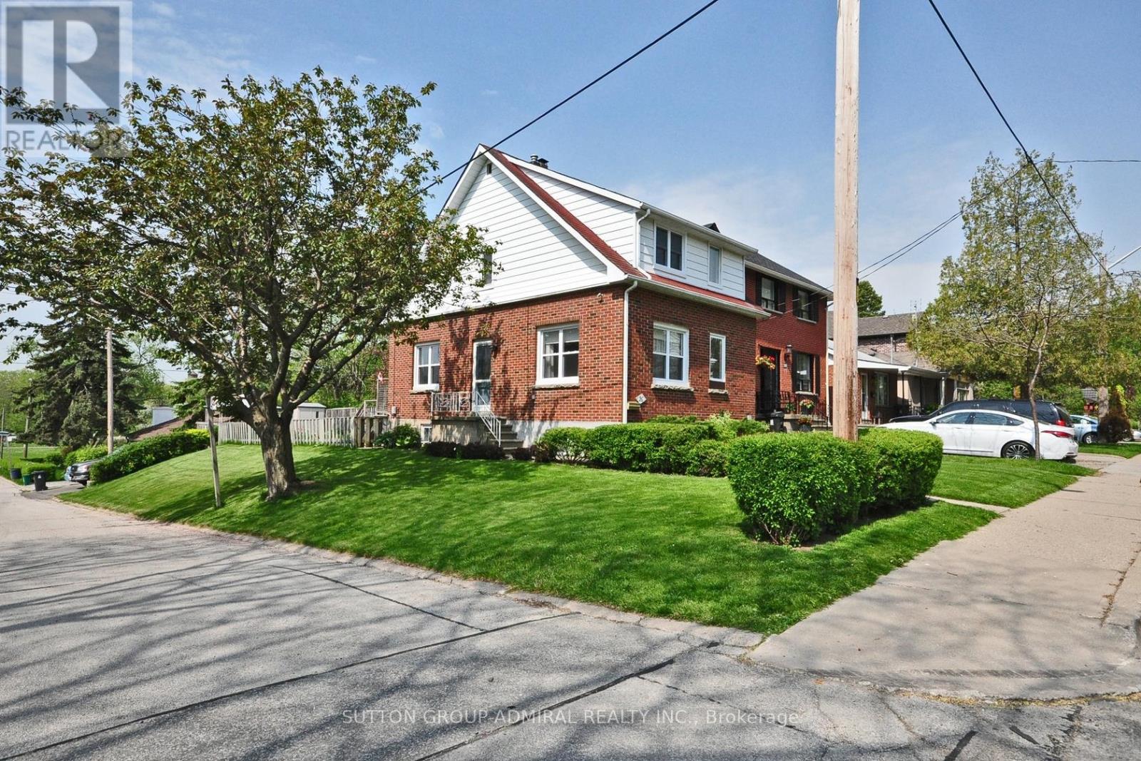 26 Forty First Street, Toronto, Ontario M8W 3N6 - Photo 2 - W12544320