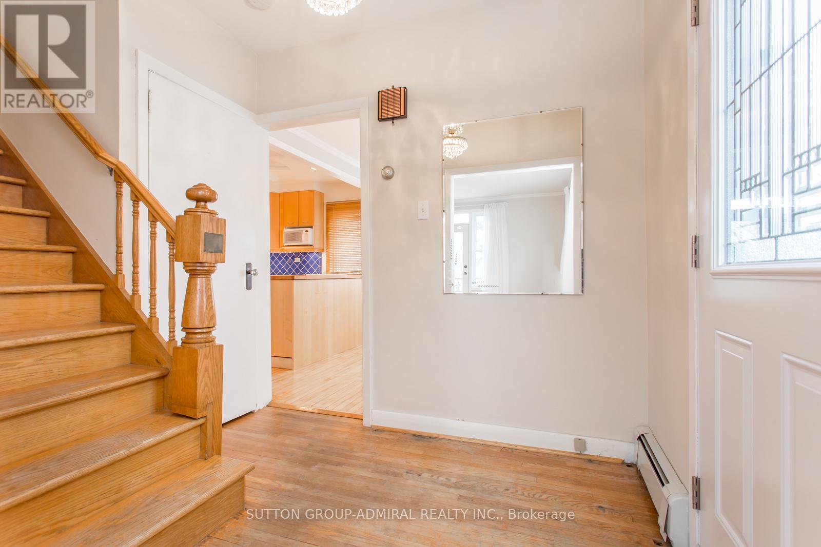 26 Forty First Street, Toronto, Ontario M8W 3N6 - Photo 4 - W12544320