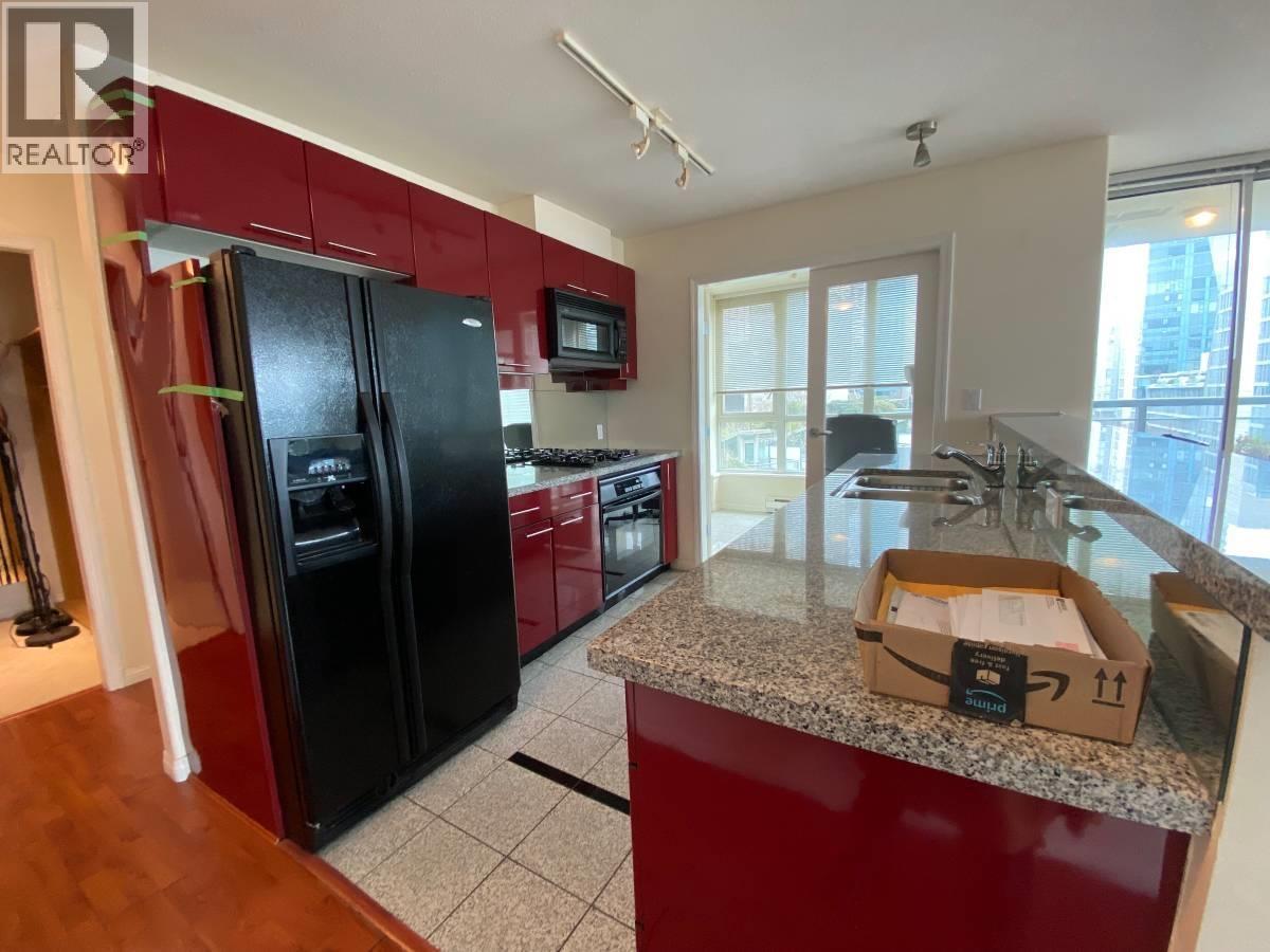 60X 1328 W PENDER STREET, Vancouver, British Columbia