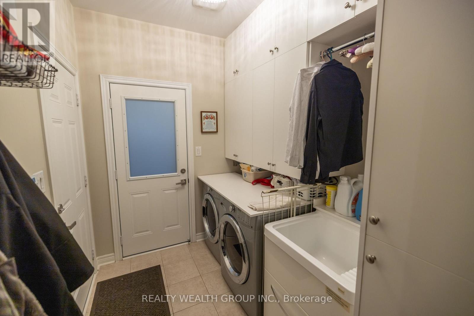 32 Rock Elm Court, Vaughan, Ontario  L6A 4C2 - Photo 10 - N12549264