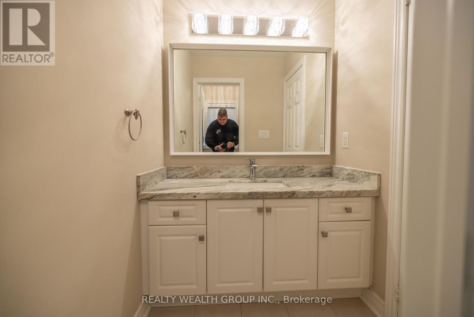 32 Rock Elm Court, Vaughan, Ontario  L6A 4C2 - Photo 23 - N12549264