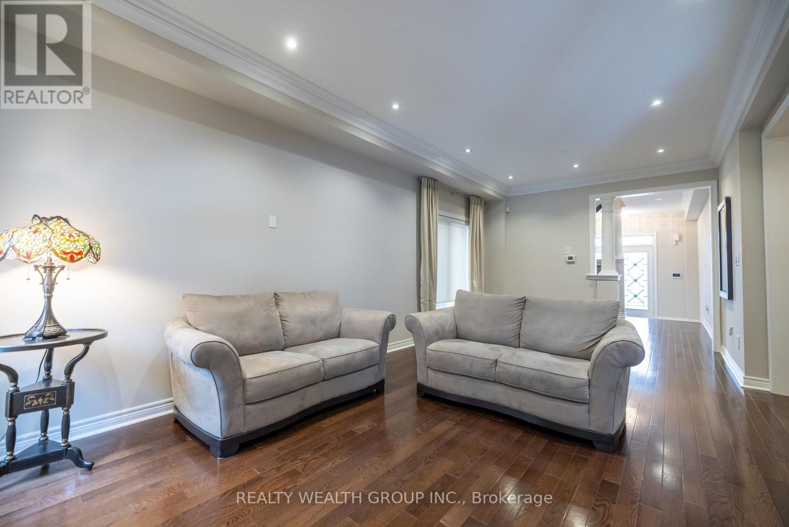 32 Rock Elm Court, Vaughan, Ontario  L6A 4C2 - Photo 4 - N12549264