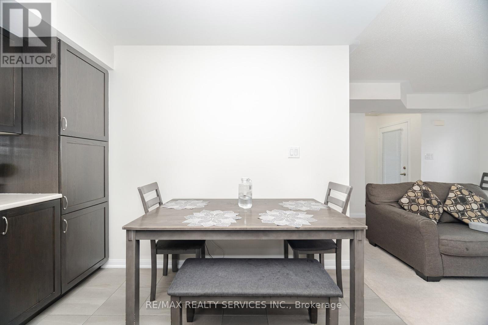 320 - 250 Sunny Meadow Boulevard, Brampton, Ontario  L6R 3Y7 - Photo 11 - W12549276