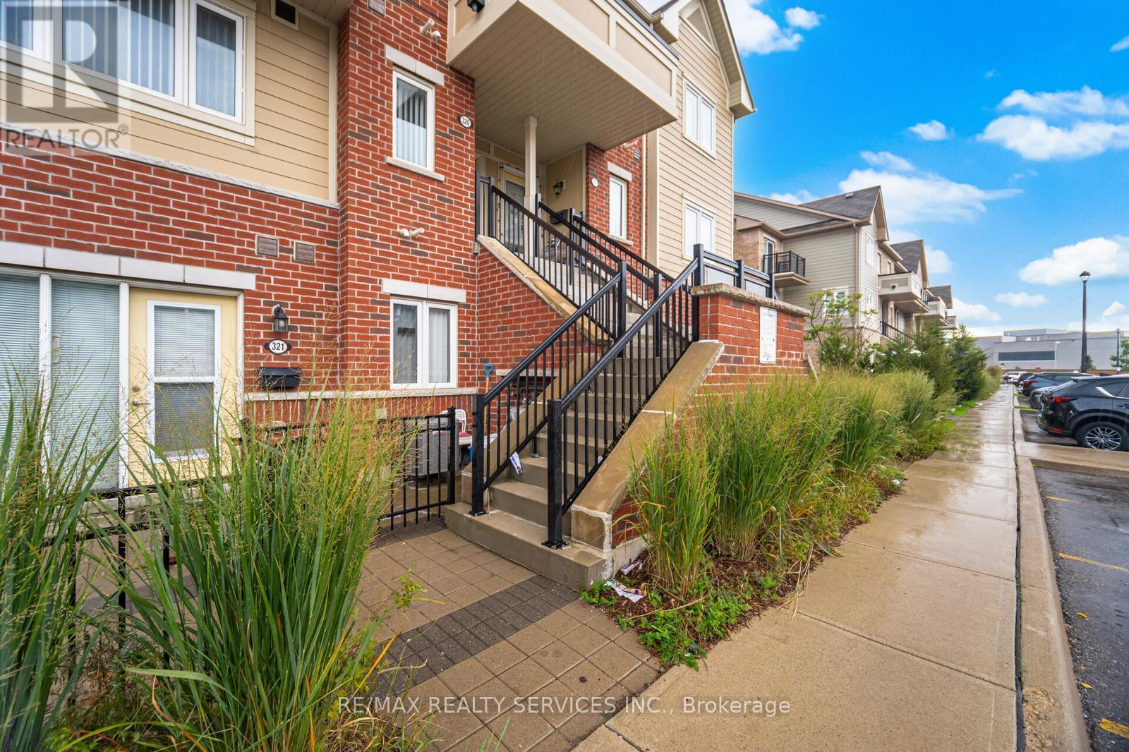 320 - 250 Sunny Meadow Boulevard, Brampton, Ontario  L6R 3Y7 - Photo 3 - W12549276