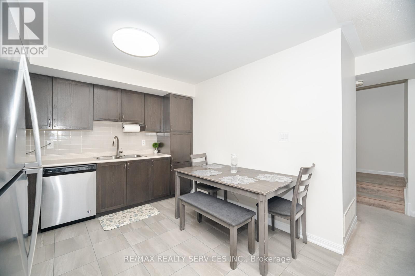 320 - 250 Sunny Meadow Boulevard, Brampton, Ontario  L6R 3Y7 - Photo 6 - W12549276