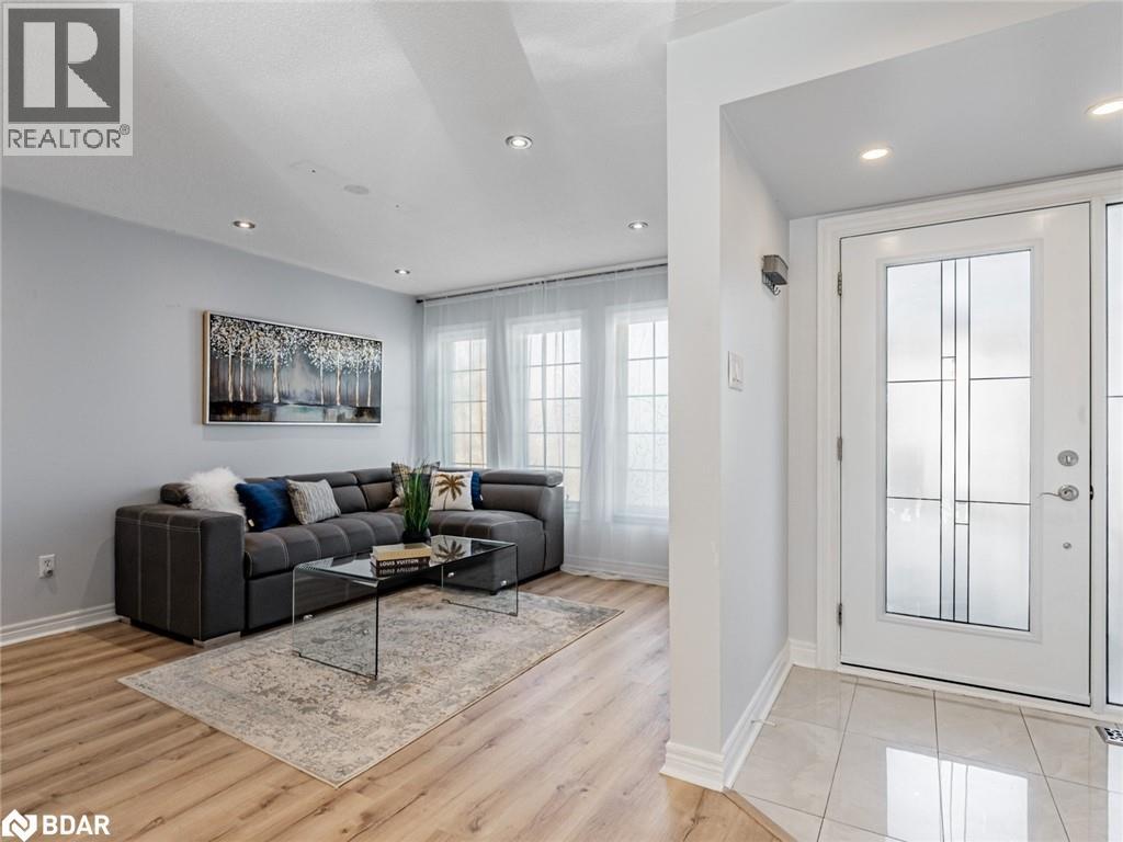 129 Flagstone Way, Newmarket, Ontario  L3X 2Z8 - Photo 3 - 40788012