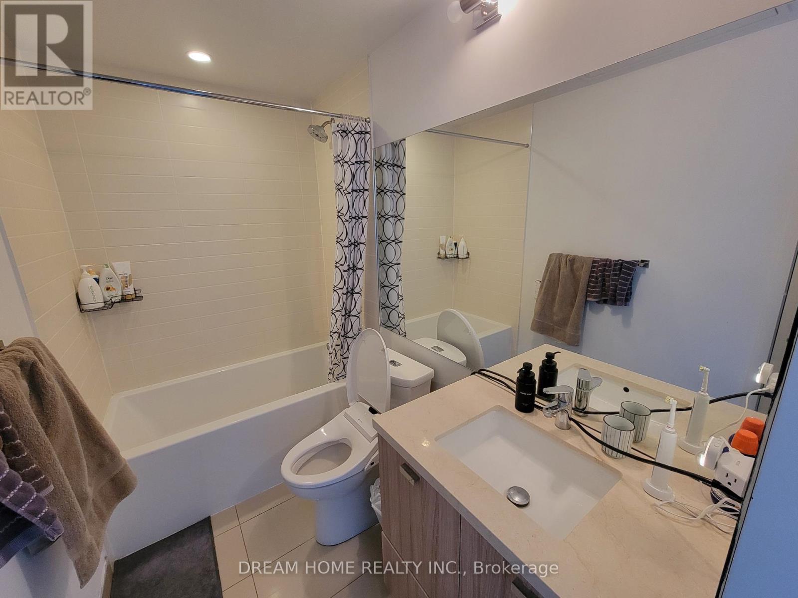 3812 - 290 Adelaide Street W, Toronto, Ontario  M5V 0P3 - Photo 9 - C12549288