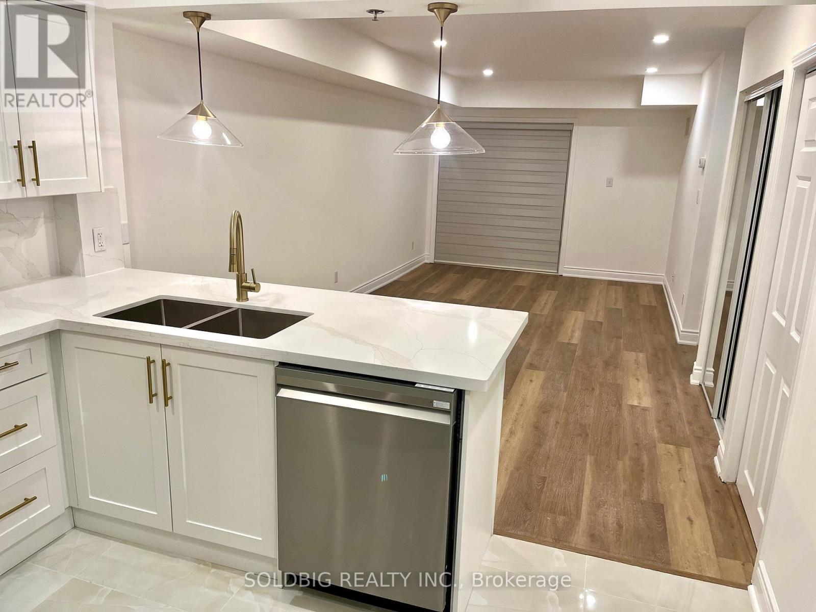 114 - 3060 Rotary Way, Burlington, Ontario L7M 0G9 - Photo 4 - W12548550