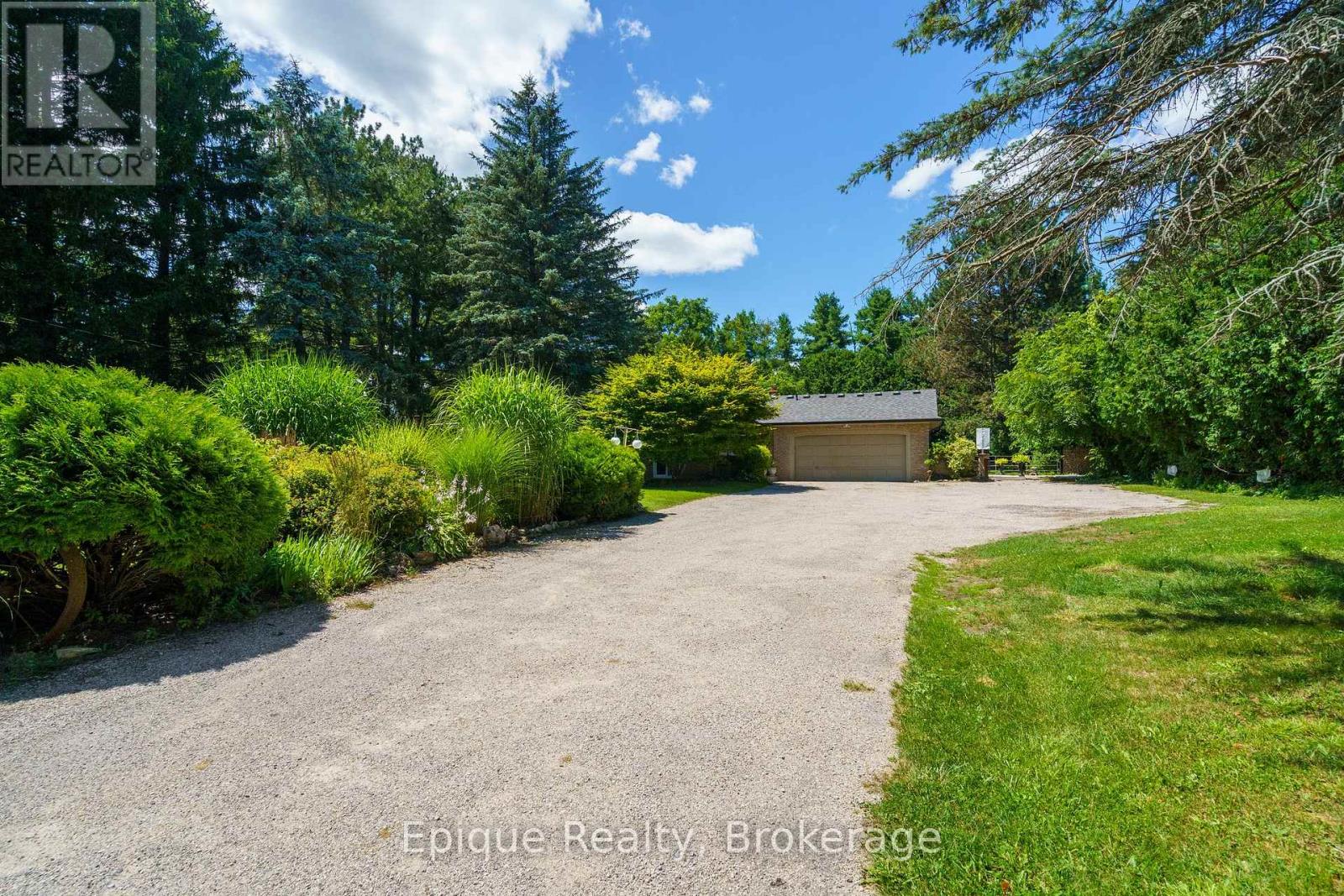 235 Concession 11 Road E, Hamilton, Ontario  L8B 1H7 - Photo 5 - X12331694