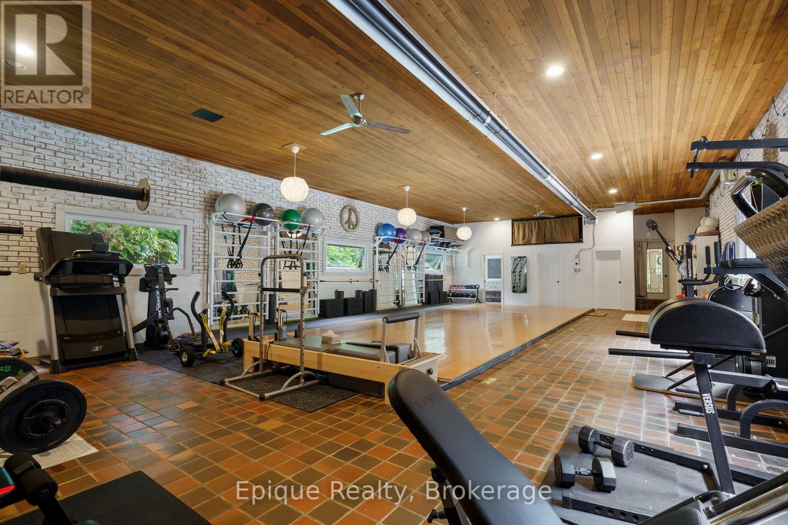 235 Concession 11 Road E, Hamilton, Ontario  L8B 1H7 - Photo 33 - X12331694