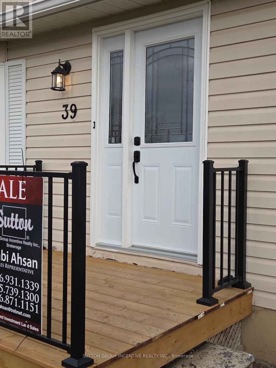 39 Royal Oak Drive, Innisfil, Ontario L0L 1L0 - Photo 2 - N12549294