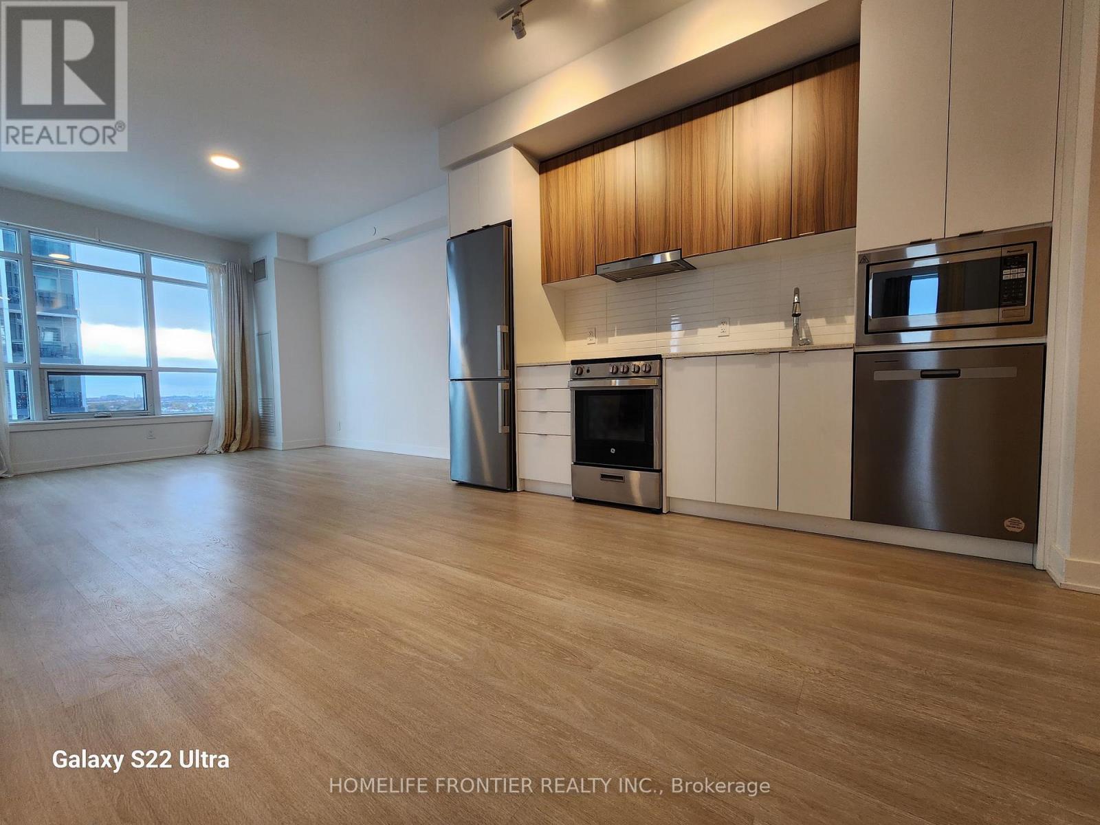 B802 - 50 Upper Mall Way, Vaughan, Ontario  L4J 0L7 - Photo 10 - N12549314