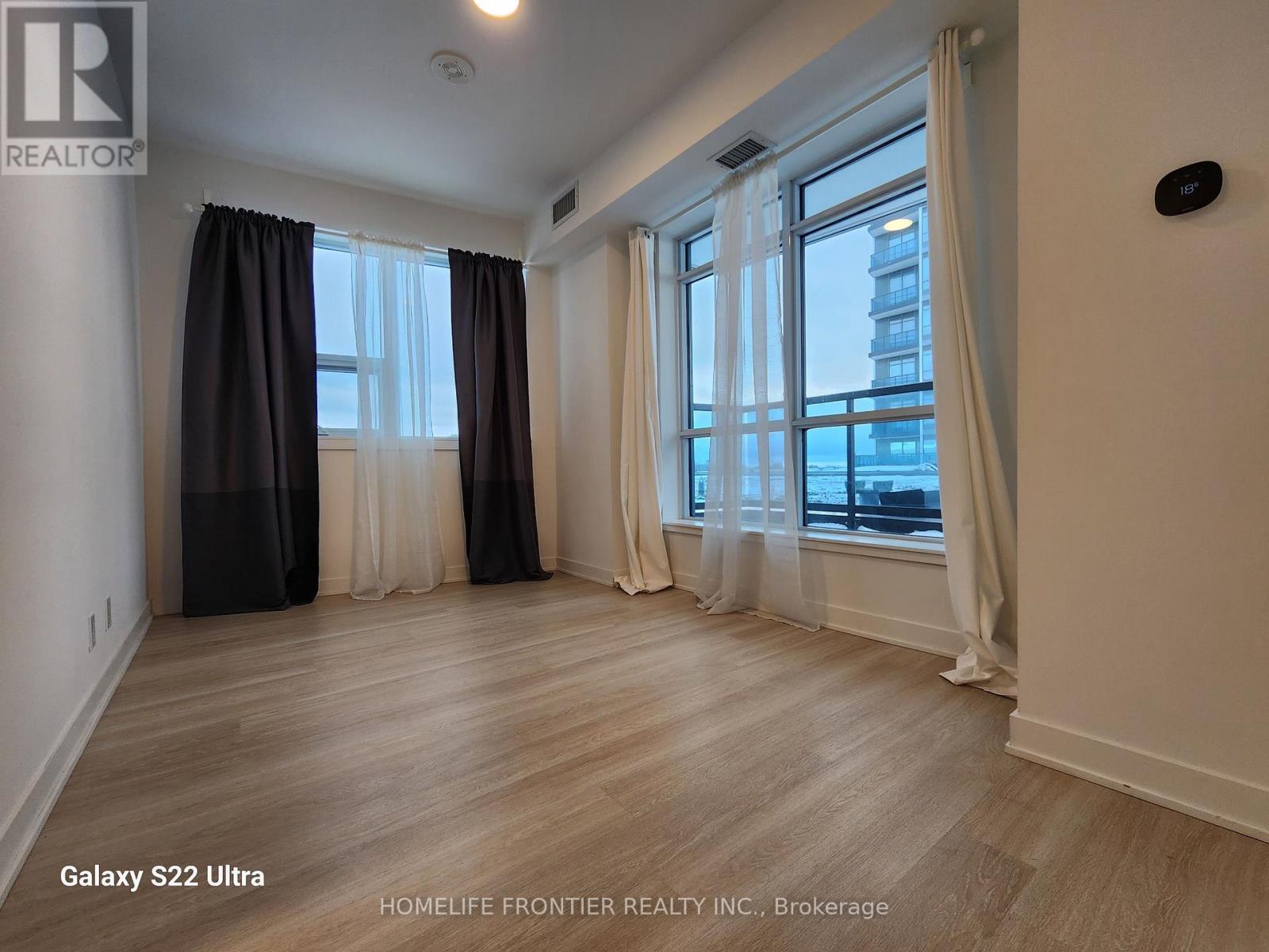 B802 - 50 Upper Mall Way, Vaughan, Ontario  L4J 0L7 - Photo 17 - N12549314