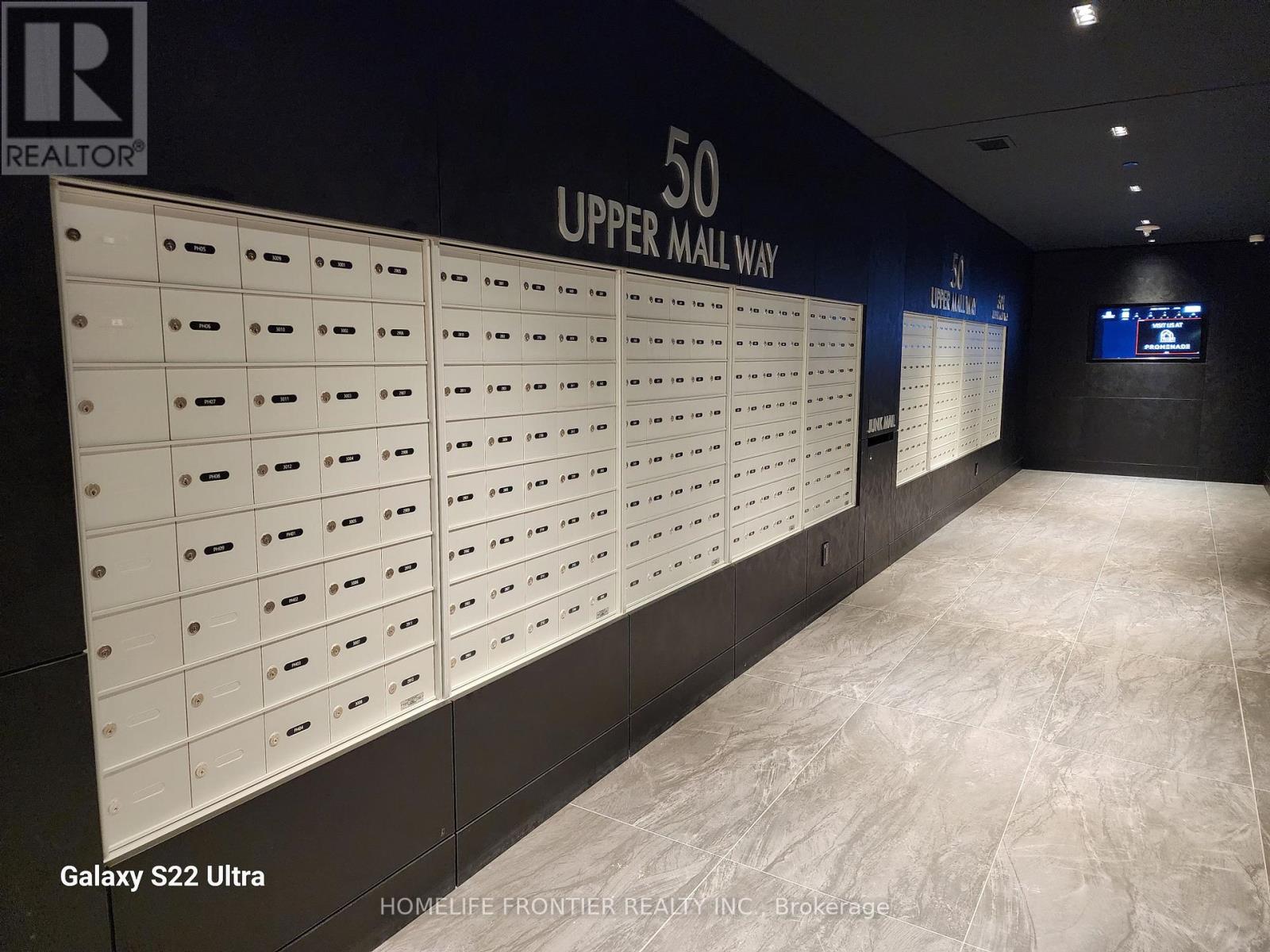 B802 - 50 Upper Mall Way, Vaughan, Ontario  L4J 0L7 - Photo 3 - N12549314