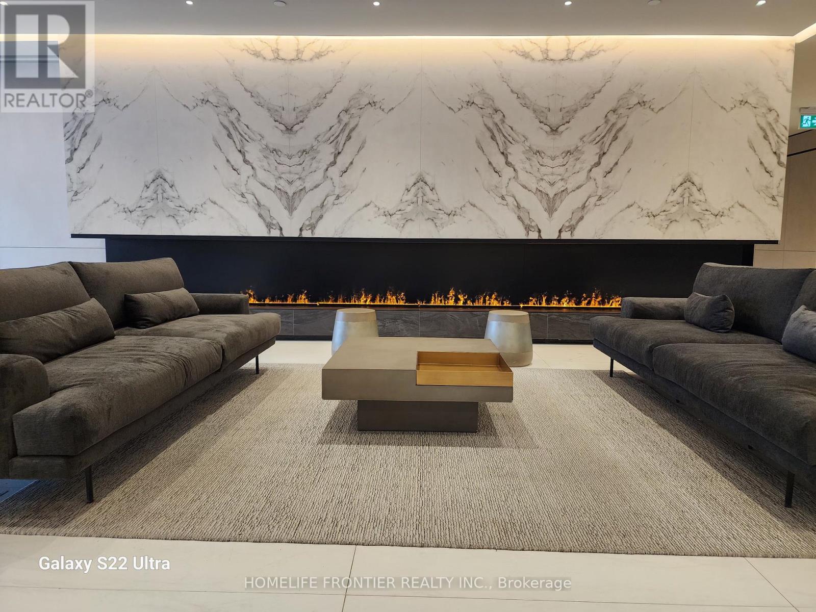 B802 - 50 Upper Mall Way, Vaughan, Ontario  L4J 0L7 - Photo 5 - N12549314