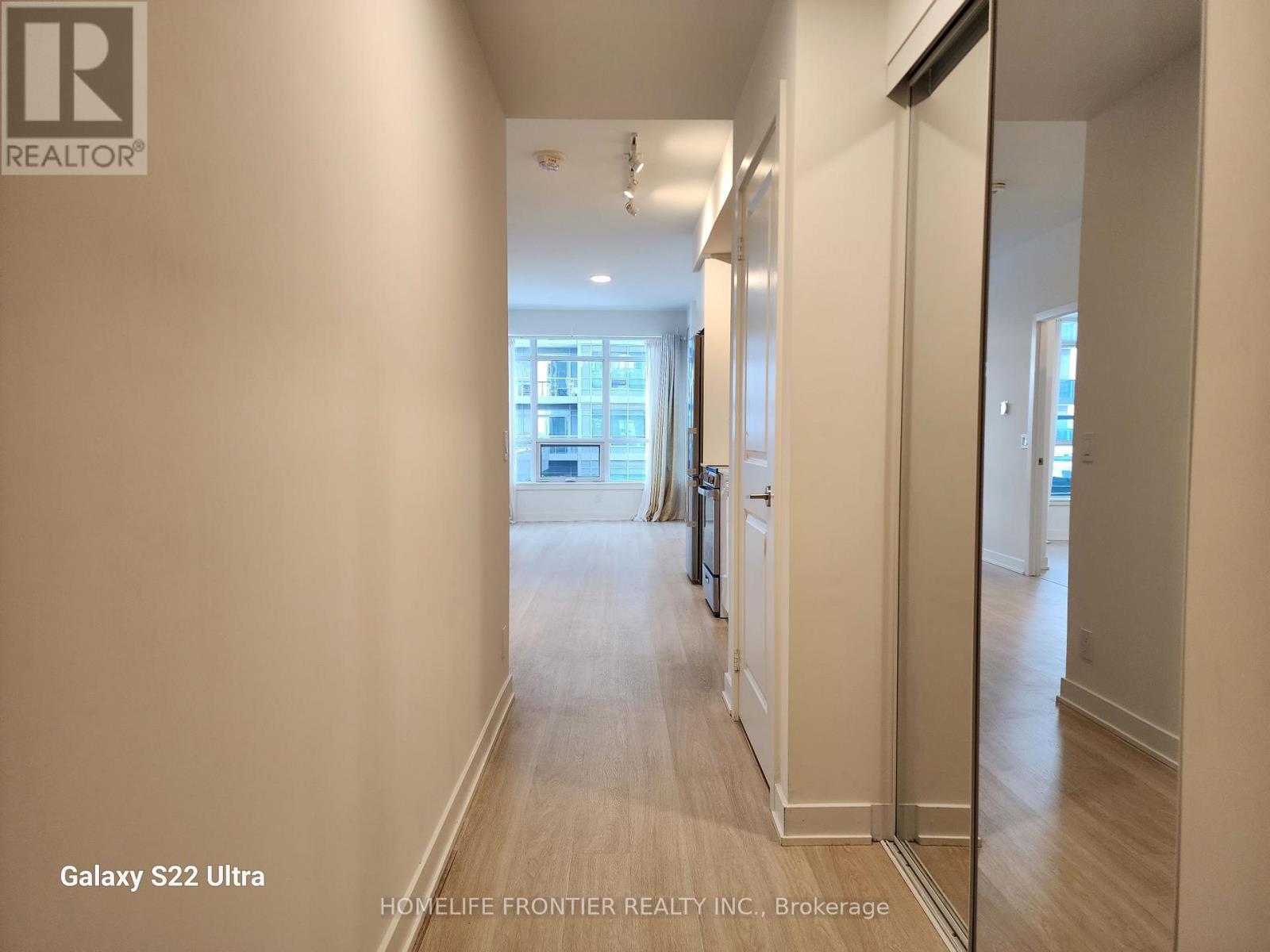 B802 - 50 Upper Mall Way, Vaughan, Ontario  L4J 0L7 - Photo 8 - N12549314