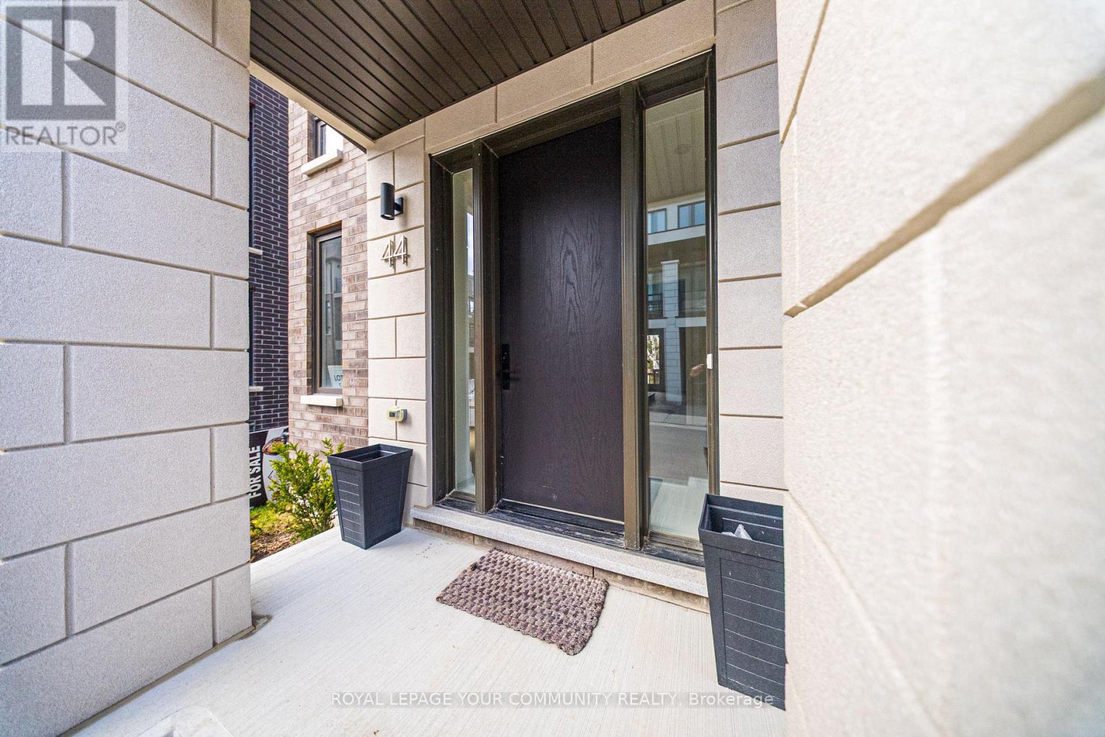 44 Globemaster Lane, Richmond Hill, Ontario  L4E 1H4 - Photo 5 - N12549316