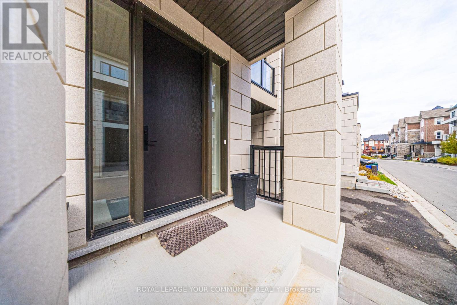 44 Globemaster Lane, Richmond Hill, Ontario  L4E 1H4 - Photo 6 - N12549316