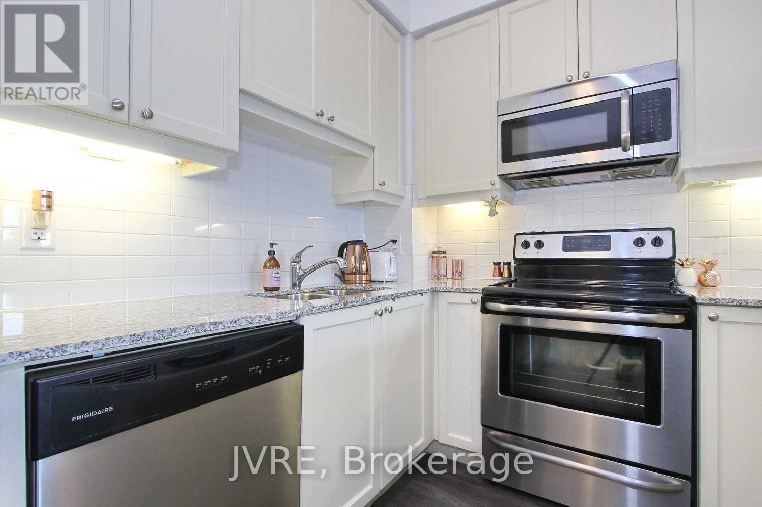 210 - 12 Woodstream Boulevard, Vaughan, Ontario  L4L 8C3 - Photo 10 - N12549320