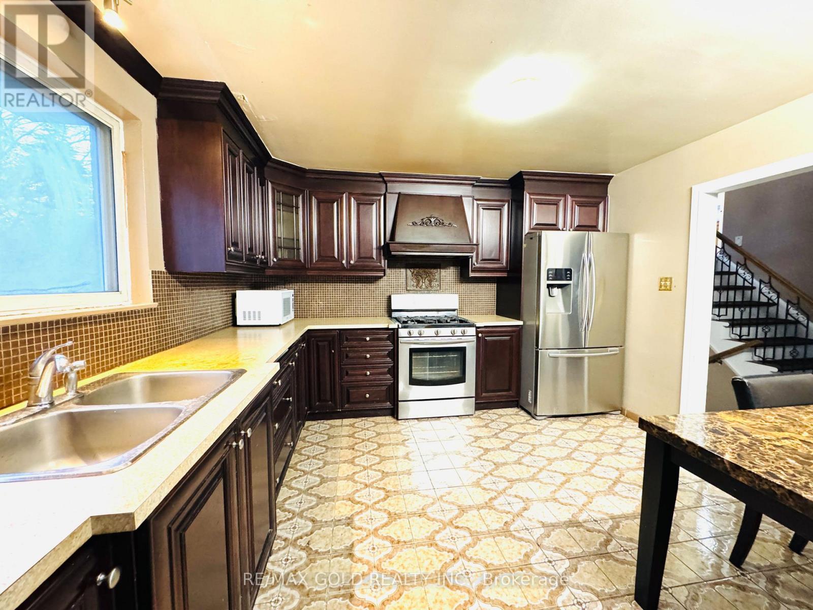 1194 Albion Road, Toronto, Ontario  M9V 1A8 - Photo 17 - W12549308