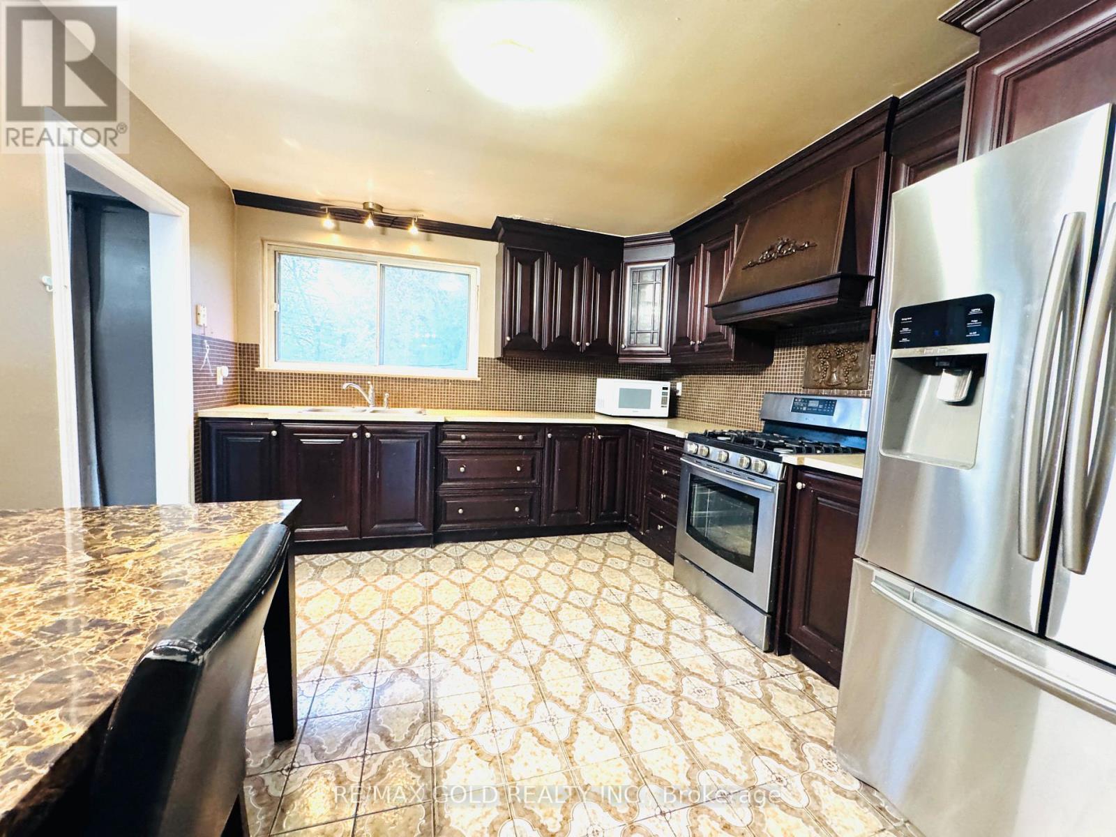 1194 Albion Road, Toronto, Ontario  M9V 1A8 - Photo 18 - W12549308