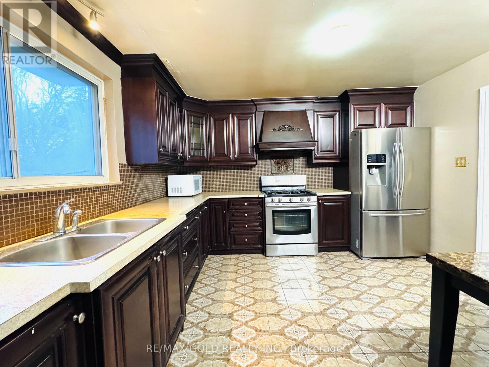 1194 Albion Road, Toronto, Ontario  M9V 1A8 - Photo 19 - W12549308