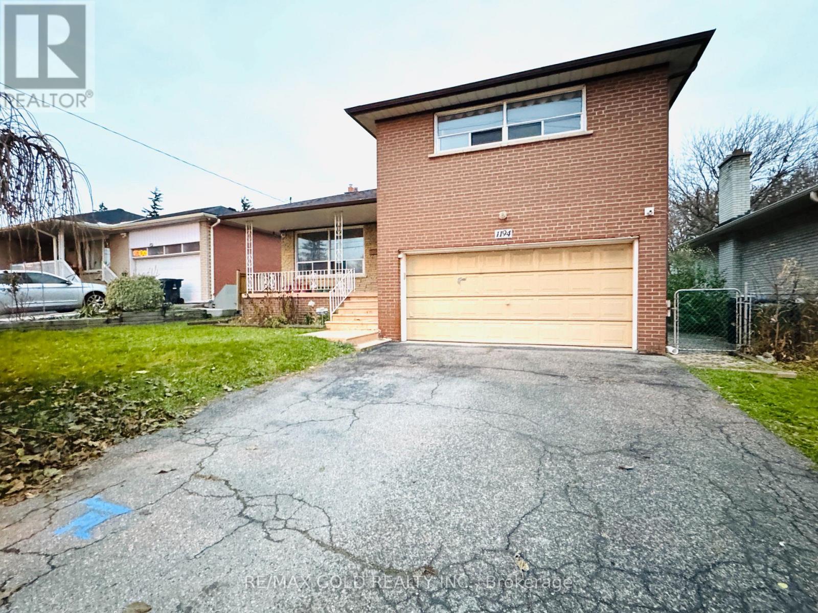 1194 Albion Road, Toronto, Ontario  M9V 1A8 - Photo 3 - W12549308