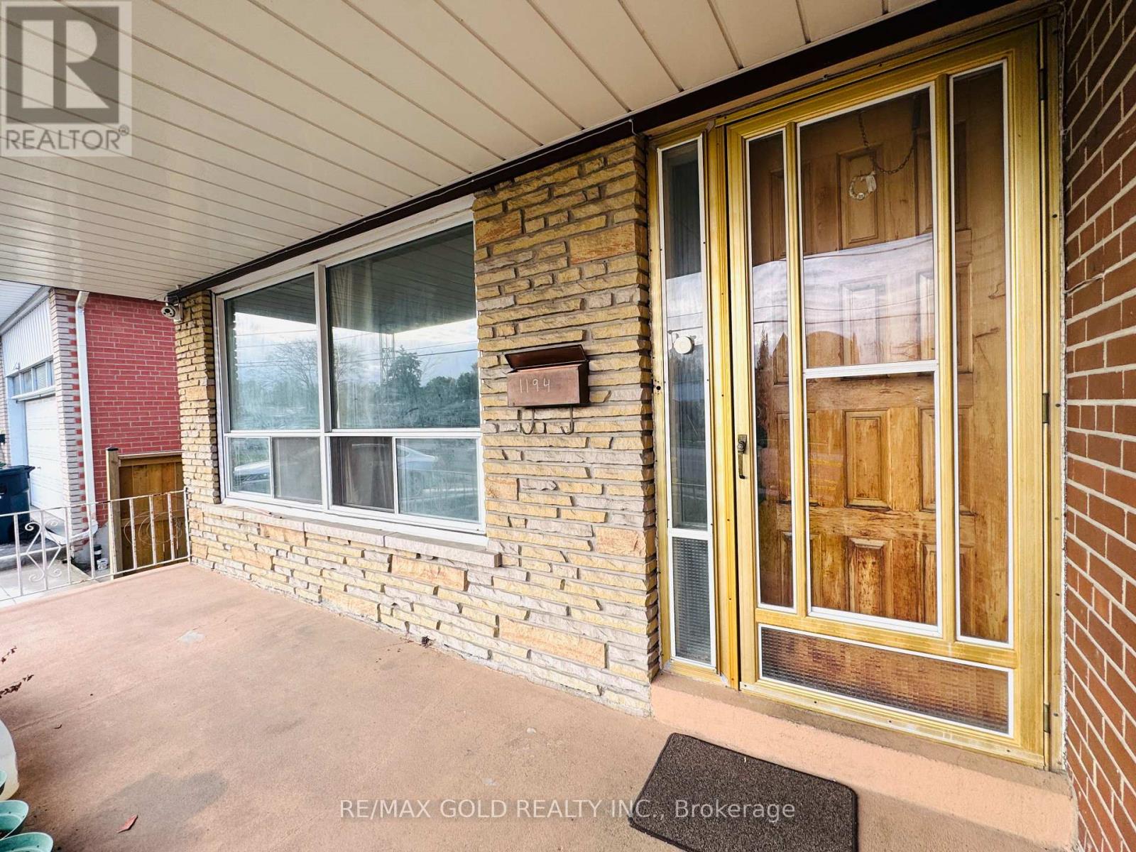 1194 Albion Road, Toronto, Ontario  M9V 1A8 - Photo 6 - W12549308