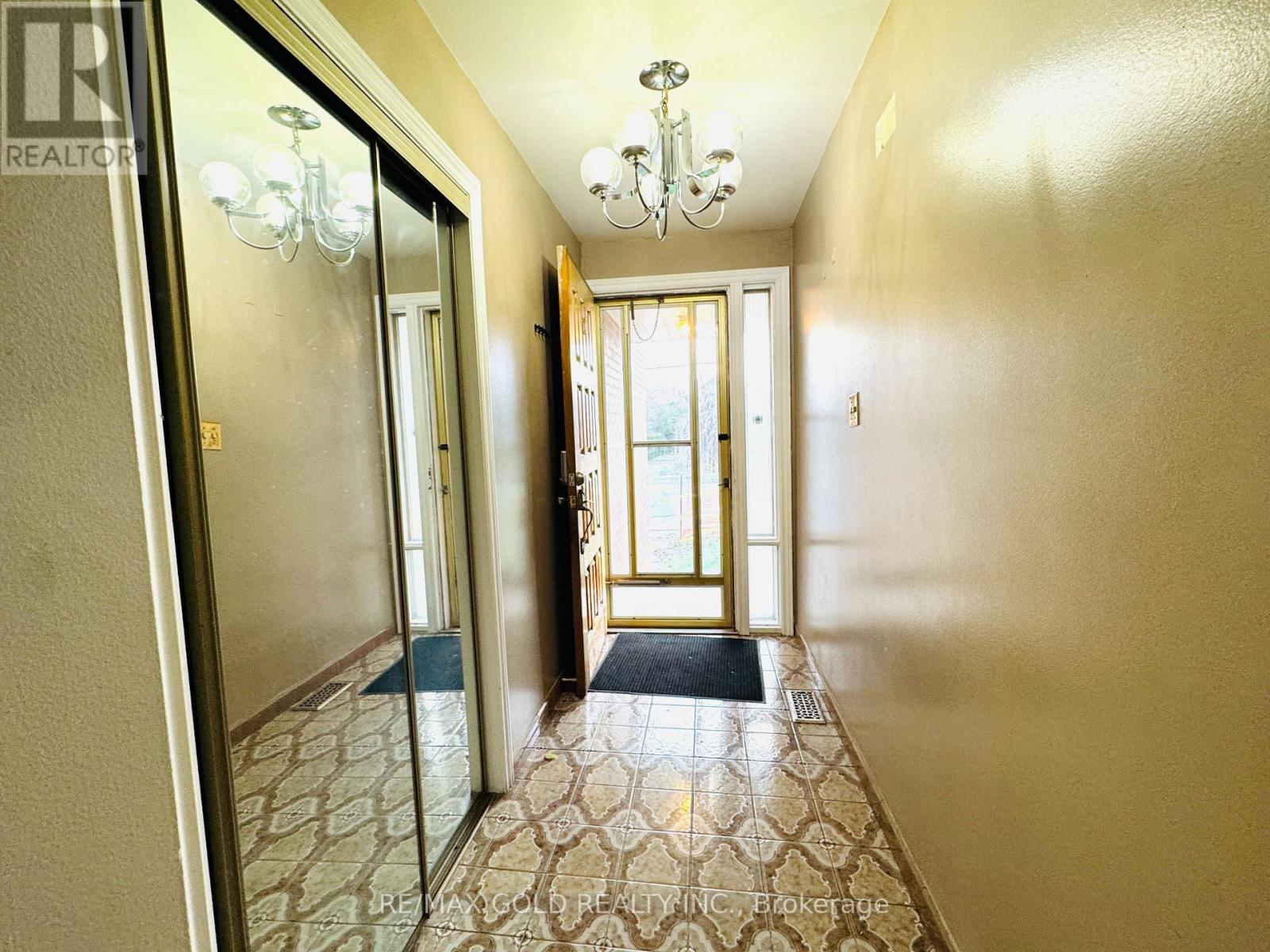 1194 Albion Road, Toronto, Ontario  M9V 1A8 - Photo 7 - W12549308