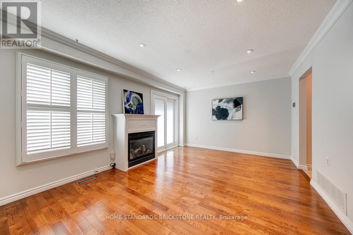 1103 Springbrook Crescent, Oakville, Ontario  L6M 2C9 - Photo 16 - W12549328